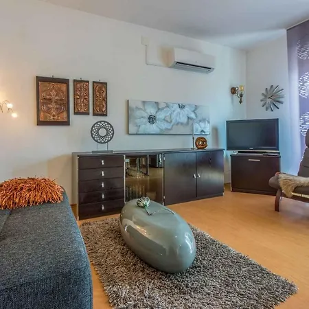 Apartment In 5542 Crikvenica