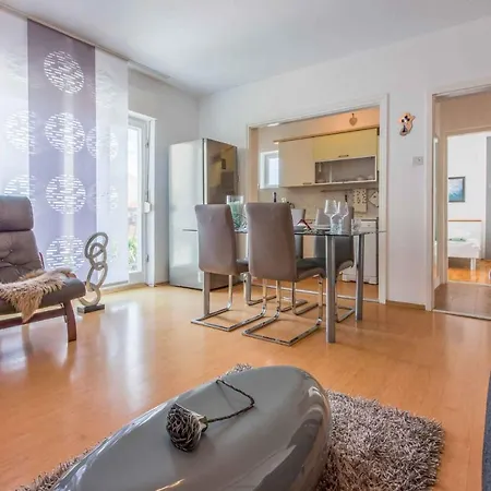 In 5542 Apartment Crikvenica